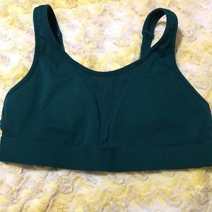 Fabletics L Emerald green sports bra